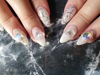 ミディアム ネイル クロキ 。のネイルデザイン