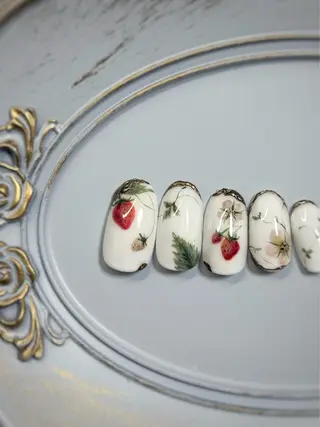 ネイル FIORITURA Maikoのネイルデザイン