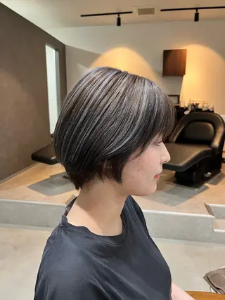 ショート カラー 原口 桃歌のヘアスタイル