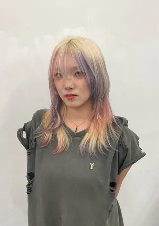 ロング りゆ (ハイトーンカラー)のヘアスタイル