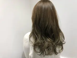 セミロング カラー パーマ 鈴村 大介のヘアスタイル