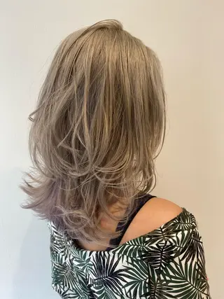 セミロング カラー nishido ハイライト/海外ヘアのヘアスタイル