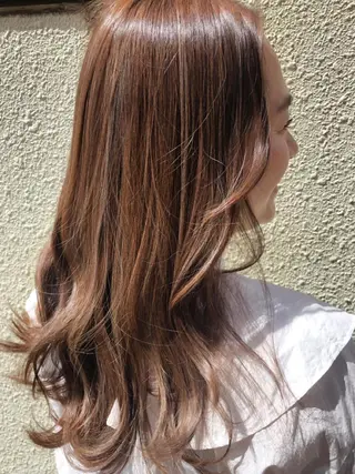 セミロング 艶カラー🩵💛 NANAのヘアスタイル