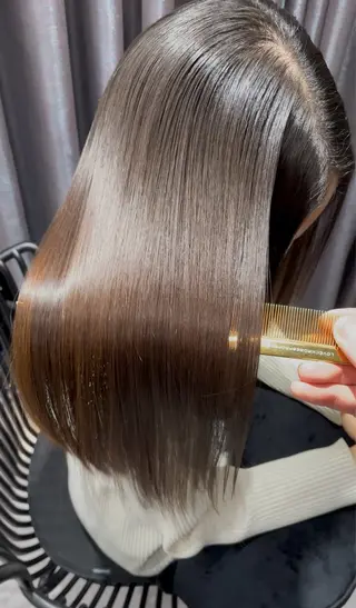 セミロング 半個室サロンyoures hair 髪質改善トリートメント東新宿店所属・榊原竜弥 髪質改善/美髪作りのヘアスタイル