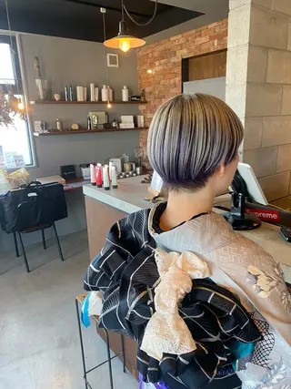 ショート 艶髪・透明感カラー・ 韓国ヘア・Yuriのヘアスタイル