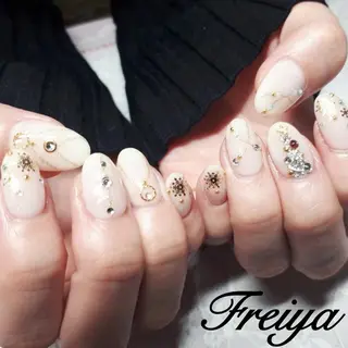 ネイル FREIYA所属・FREIYA マツエク、ネイルのマツエク・マツパデザイン