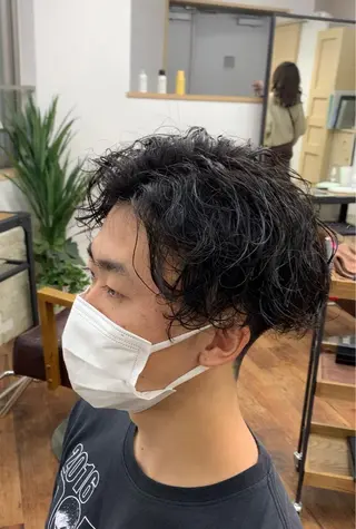 ミディアム パーマ メンズ クセを最大限に活かす メンズパーマ奈良大祐のヘアスタイル