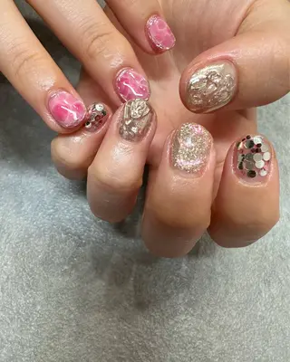 ネイル kiii.__ ✴︎*のネイルデザイン