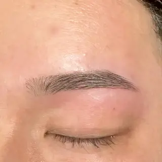 メンズ アイブロウ MOON.所属・アイブロウ専門サロン MOON.の眉毛・アイブロウイメージ