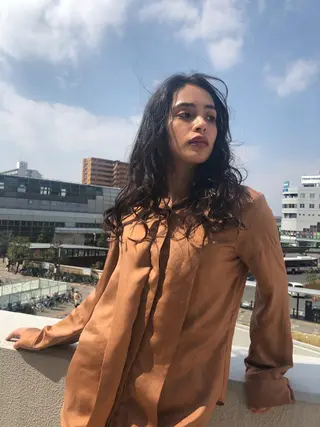 ロング 岸川 恭子のヘアスタイル