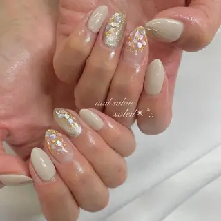 ネイル 粟津 美紀のネイルデザイン