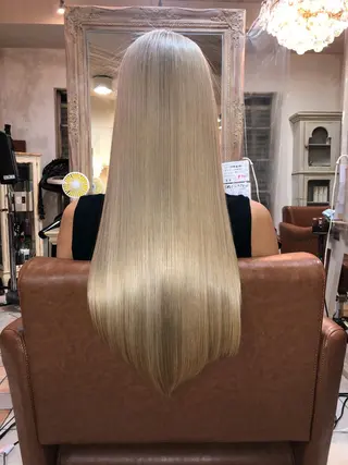 ロング カラー 前平 友慈のヘアスタイル