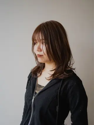 ミディアム カラー plus HAIR いずみのヘアスタイル