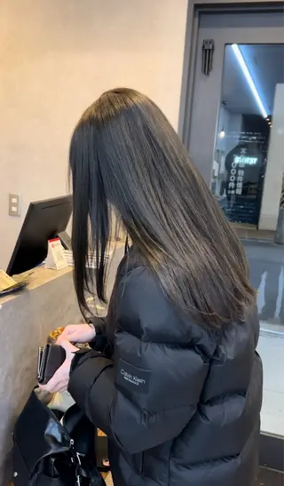 セミロング カラー いなみね はるきのヘアスタイル