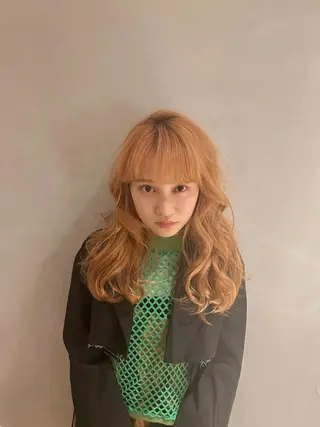 ロング ミルクティーベージュ outaのヘアスタイル