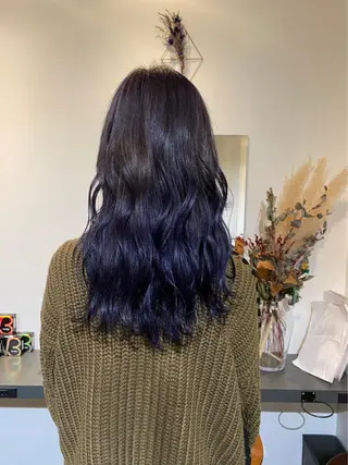 ロング カラー akane .のヘアスタイル