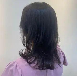 カラー 麻生 桃愛のヘアスタイル