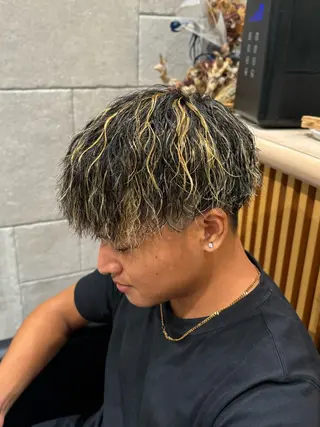 パーマ メンズ メンズパーマ、スパ イキー、上野星也のヘアスタイル