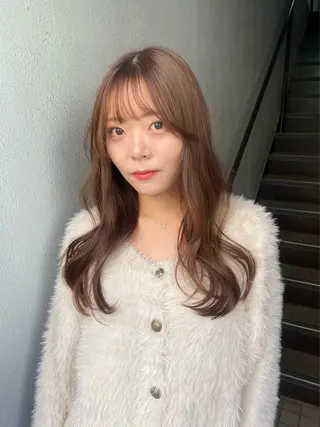 ロング 秋山 智香のヘアスタイル