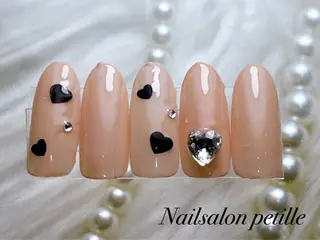 ネイル Nailsalon petille所属・Ｈ azのネイルデザイン