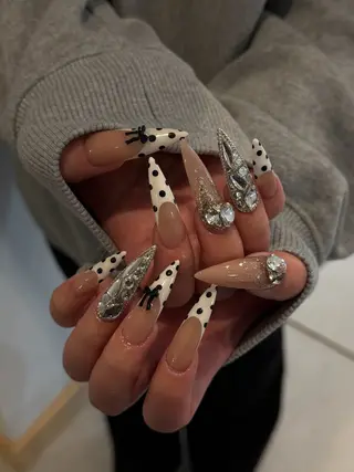 ネイル femme💫 CARINAのネイルデザイン