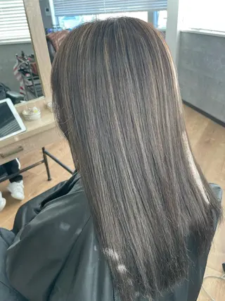 ロング SALOWIN心斎橋Suite店所属・ブリーチ毛にもできる 縮毛矯正|鷹司郎のヘアスタイル