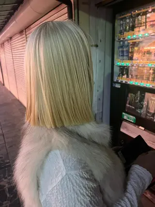 ミディアム 髪質改善＆ハイトーンカラー Cica神戸三宮元町店所属・福田 美波のヘアスタイル