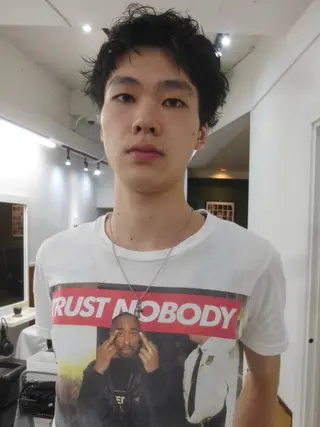 ショート パーマ メンズ グランジヘア 無造作ヘアHYUGAのヘアスタイル