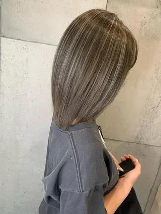 ミディアム 大内 志穂のヘアスタイル