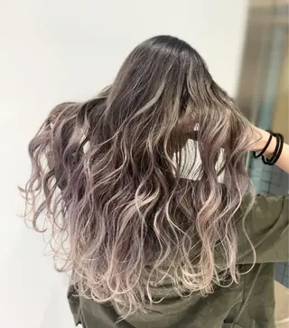 セミロング カラー N° jillva ♦️川端裕司♦️のヘアスタイル