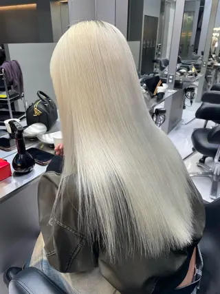 ロング 🫧バレイヤージュ/ ハイトーン/ミズキのヘアスタイル