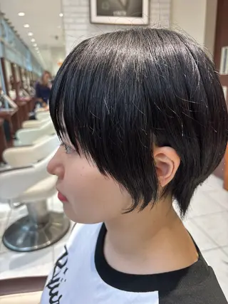 ショート 篠田 綾乃のヘアスタイル