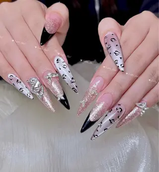 ミディアム YUME NailBeautyのネイルデザイン