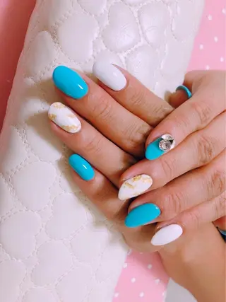 ネイル マツエク・マツパ 指名支持率NO.1 スタイリストのヘアスタイル