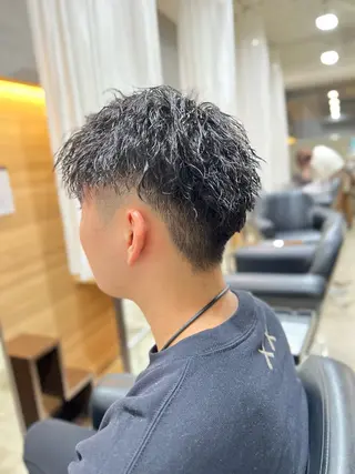 パーマ メンズ 心斎橋バレイヤージュ 小林勝貴のヘアスタイル