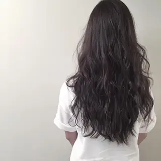 ロング 加藤 利基のヘアスタイル