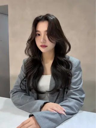 ロング カラー 新島 涼のヘアスタイル