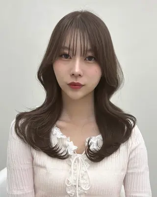 ミディアム カラー Aura所属・丸山 心 / 艶カラーのヘアスタイル