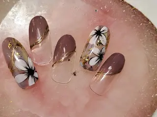 ネイル ビーケア自由が丘所属・えみ えみのネイルデザイン