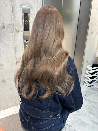セミロング rina／ベージュ ワンホン/韓国ヘアのヘアスタイル
