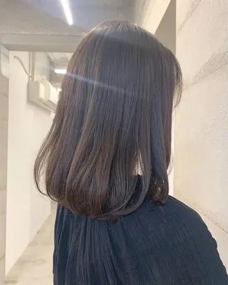 ミディアム カラー 透明感/オリーブ/ グレージュ/YUKAのヘアスタイル
