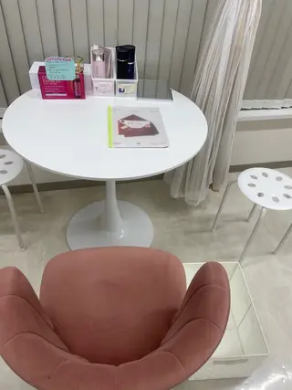 cpsalon ÉTOILE横浜馬車道店所属・ÉTOILE NATSUMIのエステ・リラクイメージ