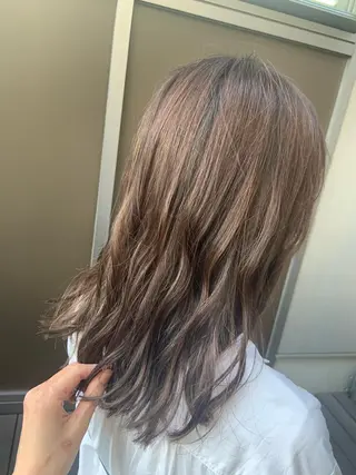 セミロング カラー パーマ ヘアアレンジ ハイトーンカラー🤍 山下 優華のヘアスタイル