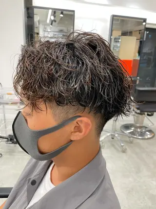 パーマ is by fifth所属・fifth 山中達也のヘアスタイル