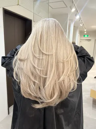 ロング カラー ヘアアレンジ Via officialのヘアスタイル