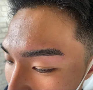 アイブロウ private salon eyes所属・アイブロウリスト いるのマツエク・マツパデザイン