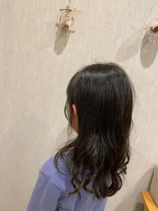 セミロング 大島 瑞穂　ビズヘアーのマツエク・マツパデザイン