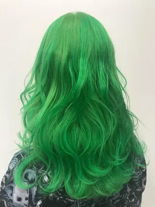 セミロング カラー Kro ハイトーン×ブリーチのヘアスタイル