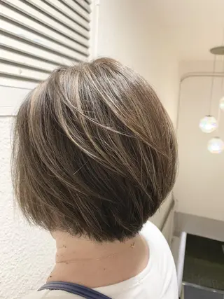 セミロング カラー 嶋村夏実🌼レイヤー 🌸白髪ぼかしのヘアスタイル