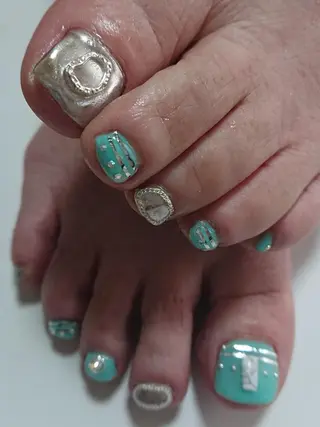 ネイル QULEONAIL所属・大城 裕麻のネイルデザイン